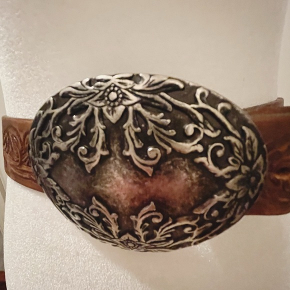 Brown LEATHER Belt w Silver Buckle - Picture 5 of 7